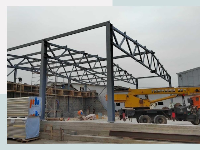 Строительство цехов в Сафонове